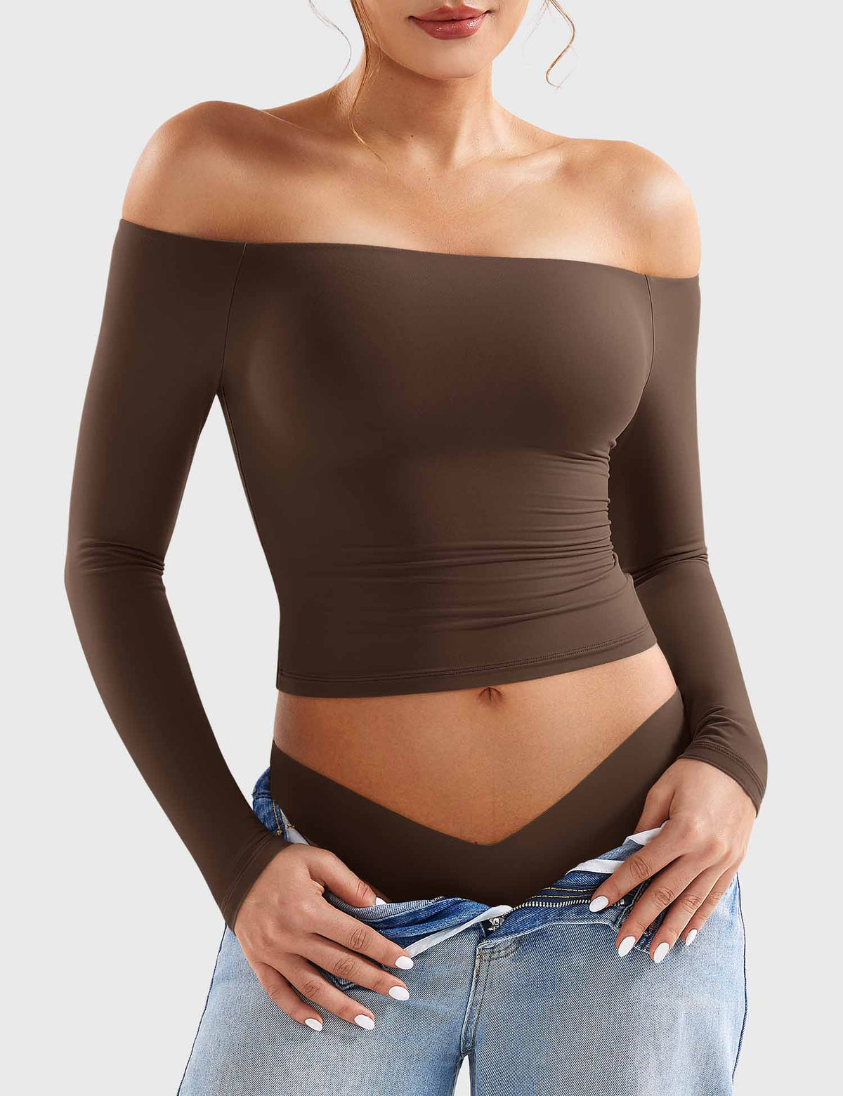 VYRA Ease Y2K Off-Shoulder Capri Set