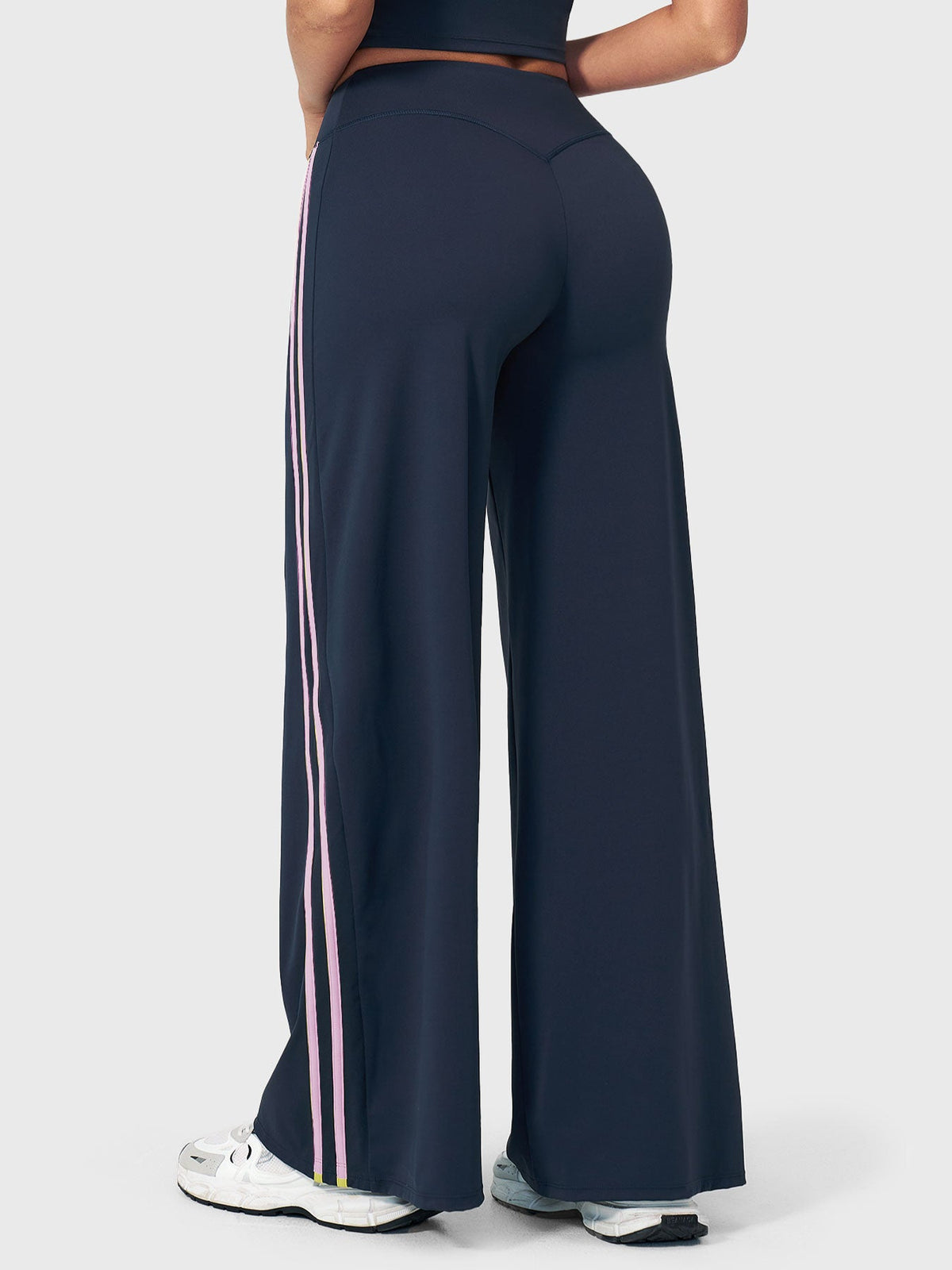 VYRA Ease Side-Stripe Straight Leggings