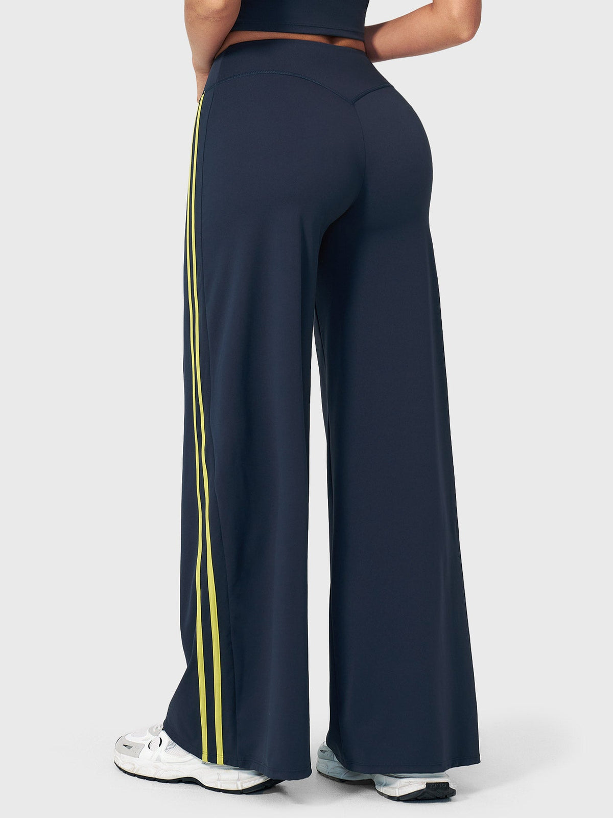 VYRA Ease Side-Stripe Straight Leggings