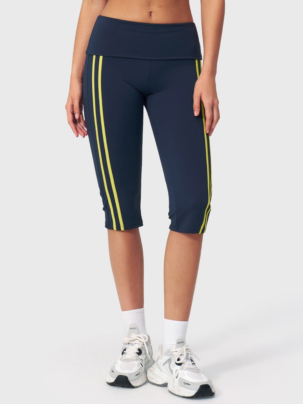 VYRA Ease Fold-Over Capri Leggings